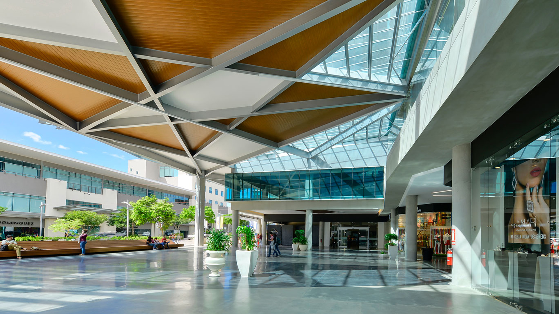 Avenida Escazú 101 construction project